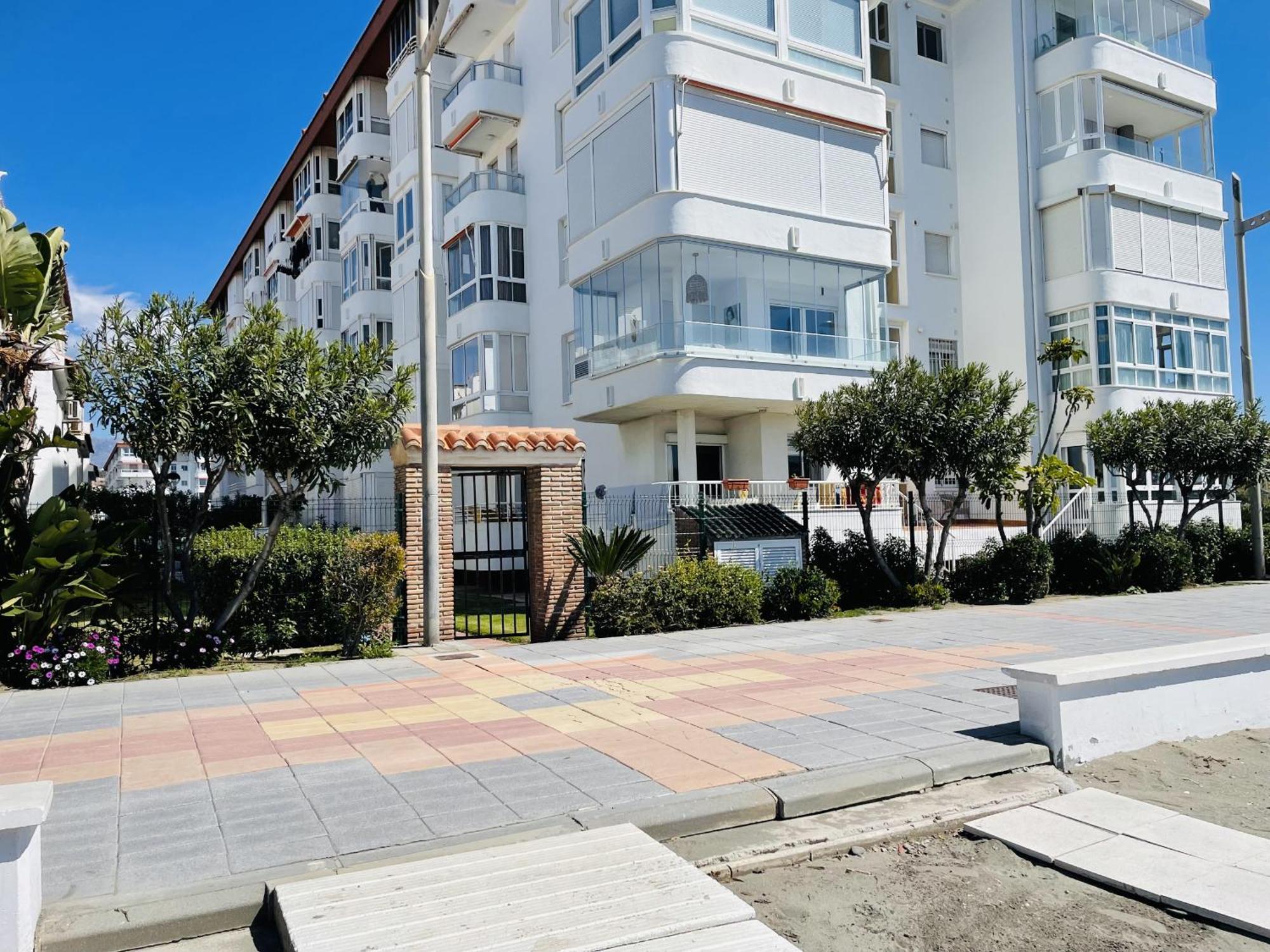 Apartamento Laguna Beach At Home تورّوكس كوستا المظهر الخارجي الصورة